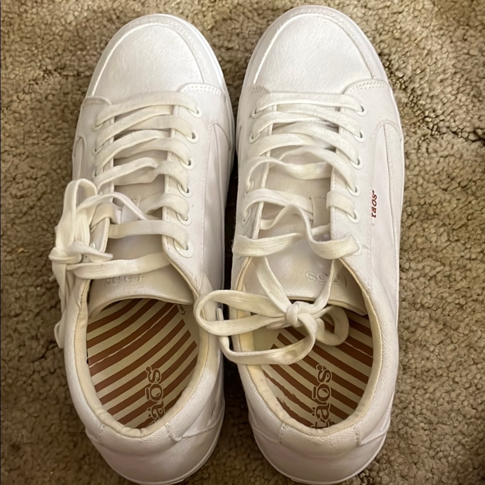 Taos Women’s 11W Sneakers